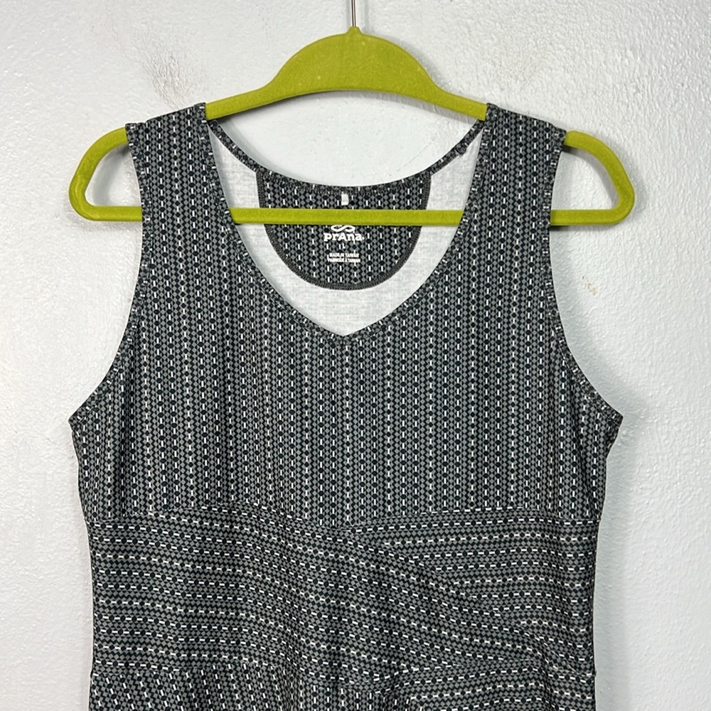 Prana Gray & Black Print Fit and Flare V-Neck Dress Large - Picture 2 of 8